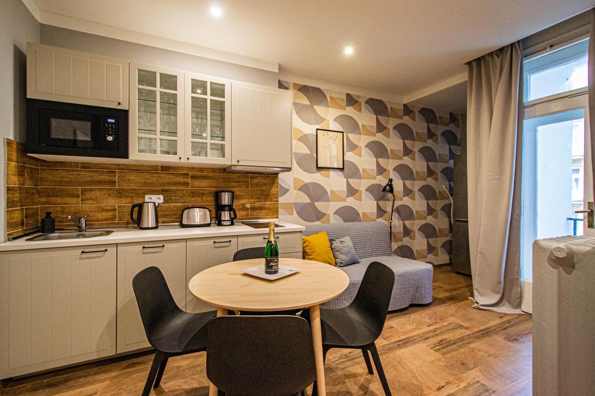 Cozy Studio In The Main City Center ปราก ภายนอก รูปภาพ